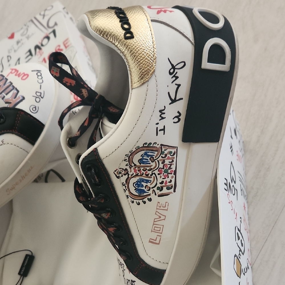 Dolce & Gabbana Women's White 'Love' Low-Top Sneakers - Picture 3 of 7